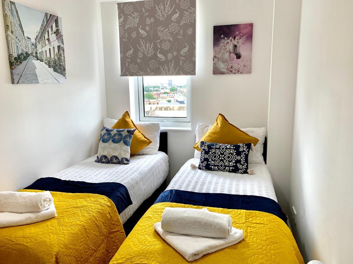 Central London 2 Bedrooms, Seperate Recption, Full Kitchen, Free Parking Luaran gambar