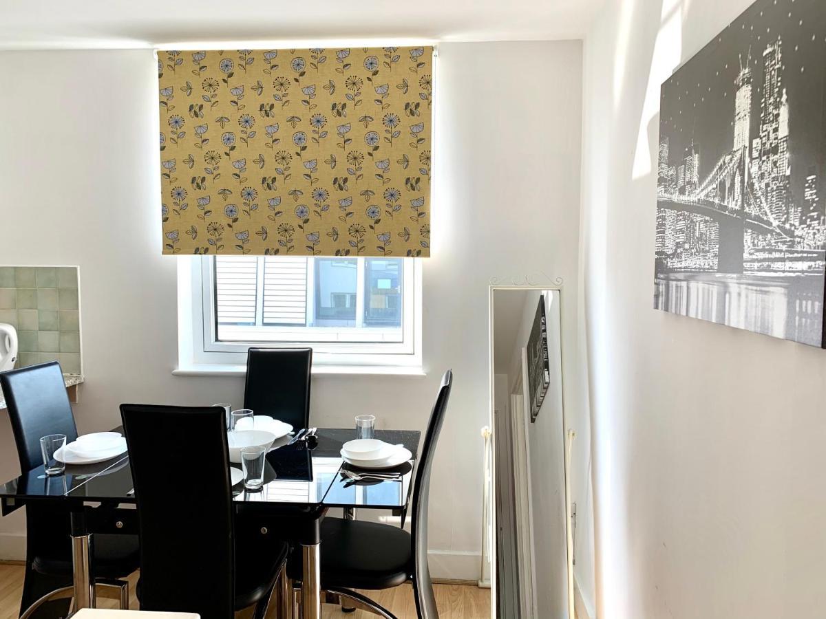 Central London 2 Bedrooms, Seperate Recption, Full Kitchen, Free Parking Luaran gambar