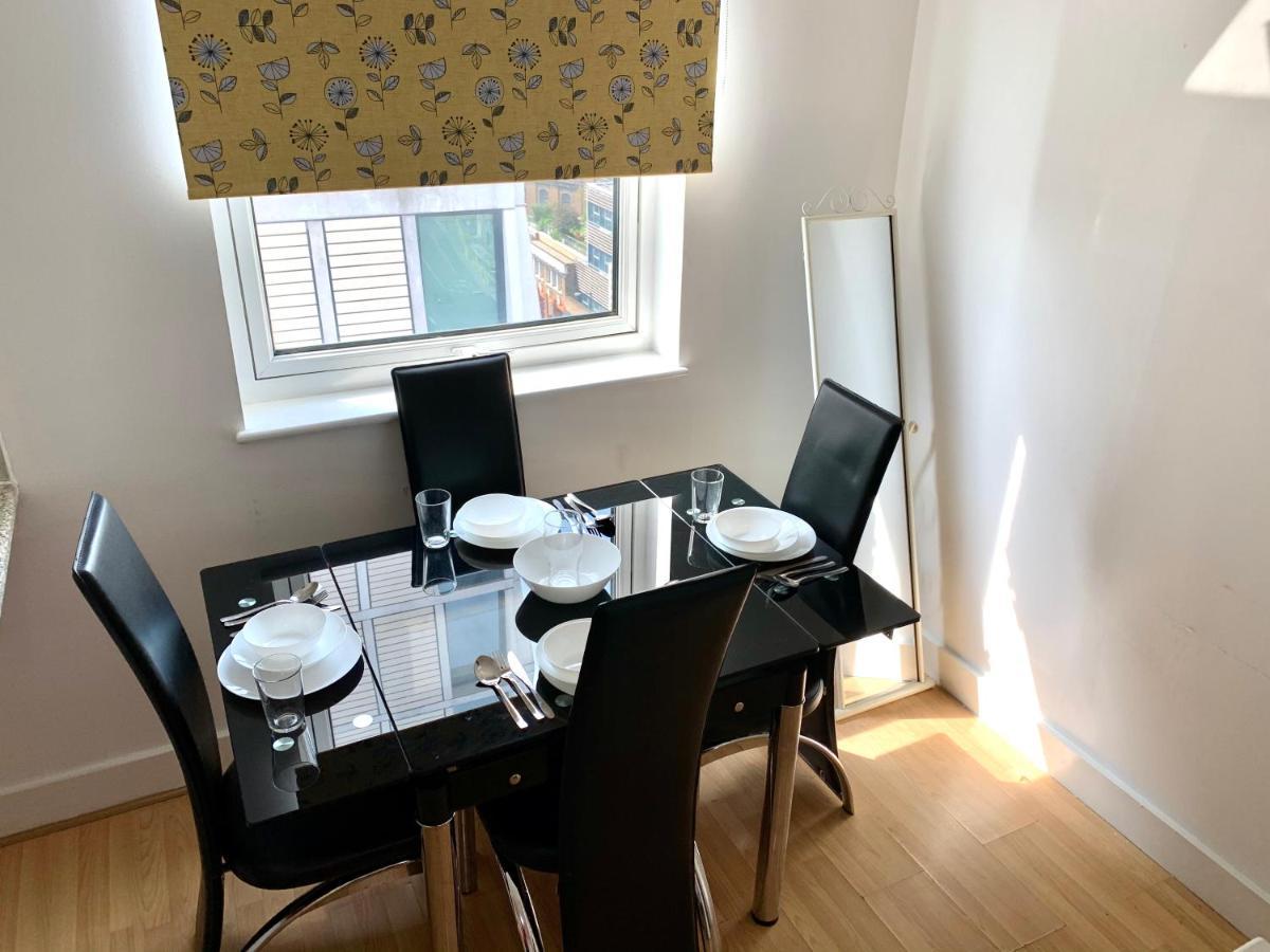 Central London 2 Bedrooms, Seperate Recption, Full Kitchen, Free Parking Luaran gambar