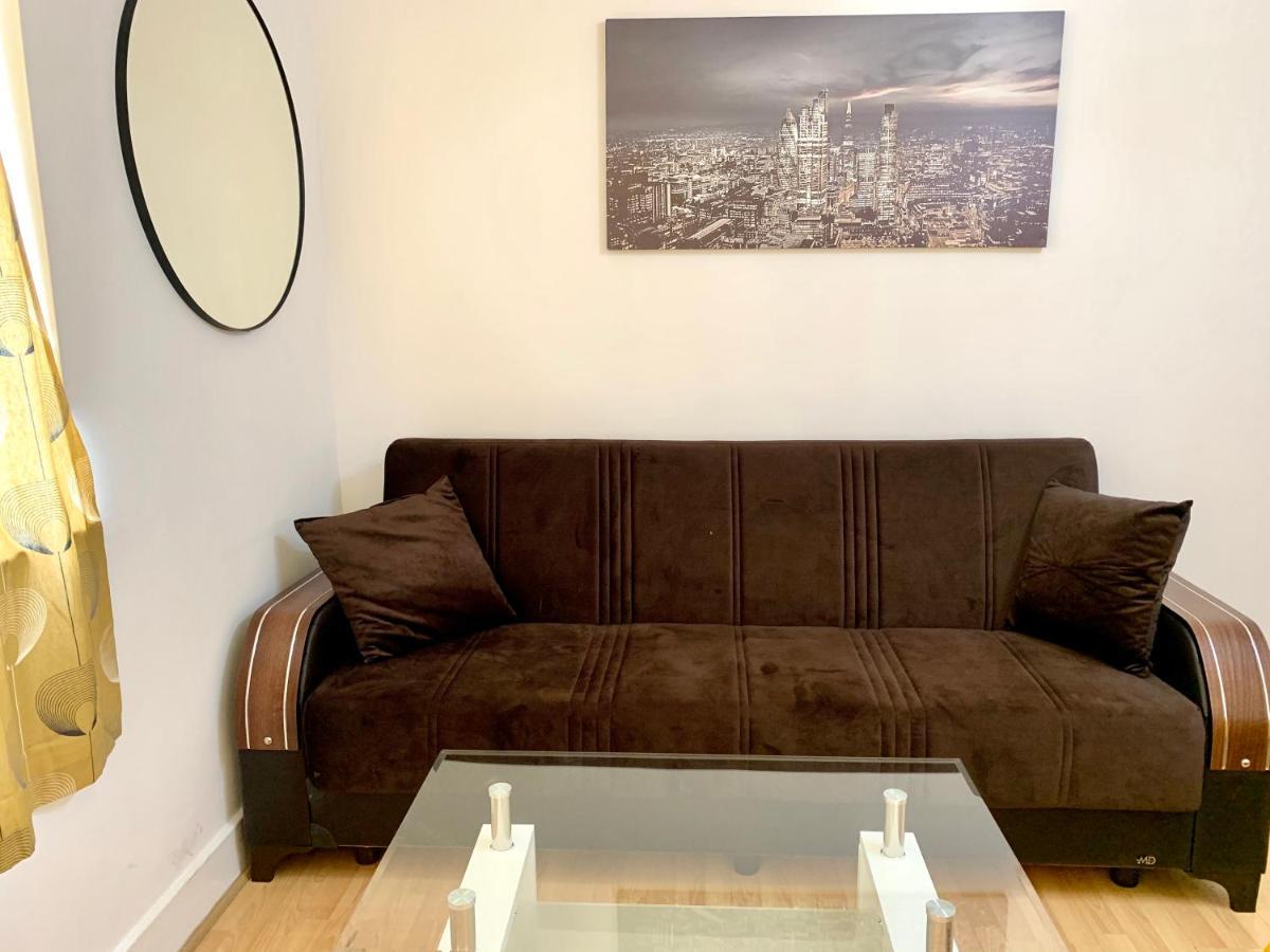 Central London 2 Bedrooms, Seperate Recption, Full Kitchen, Free Parking Luaran gambar